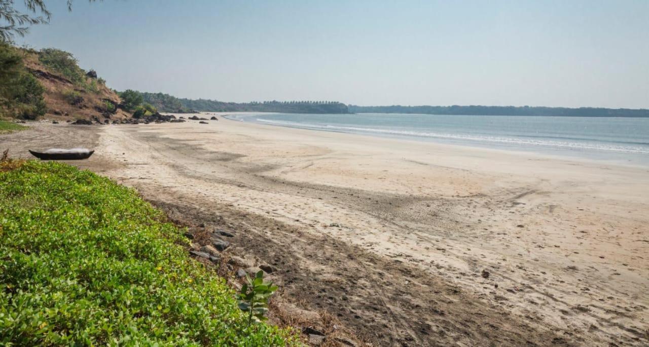 Saminder Beach House Jaitapur Bagian luar foto